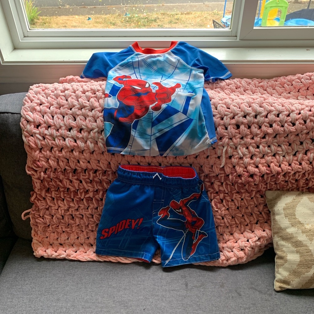Stretchy Spider-man swim set 🥰 Or for dress-up !!